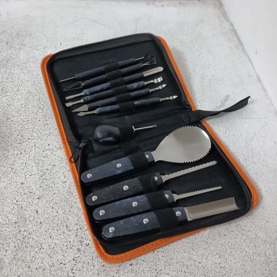 BOX CONTAINING A MIX OF APPROXIMATELY 20 ASSORTED HOUSEHOLD ITEMS INCLUDING SPARE BLADES, PUMPKIN CARVING KIT, KITCHEN UTENSILS ETC. 