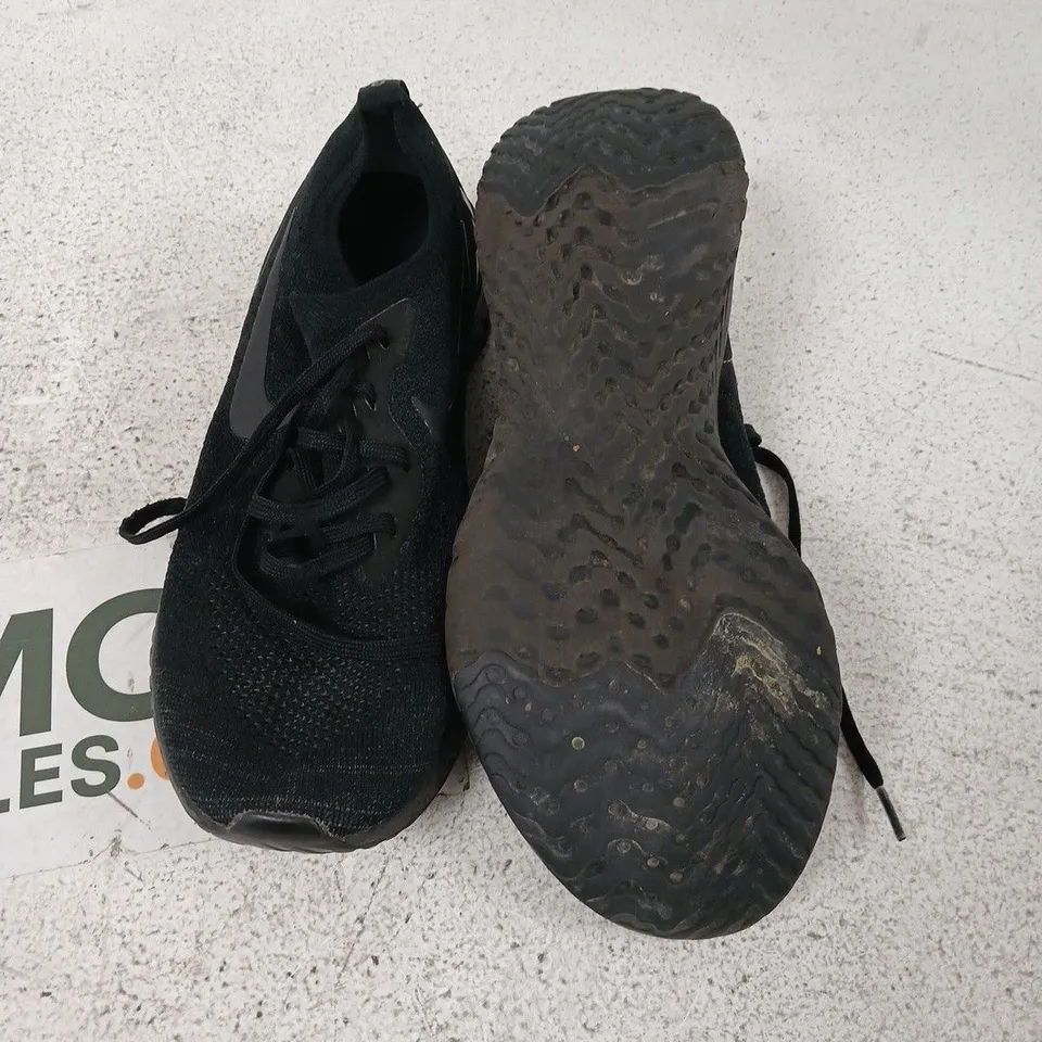 NIKE MEN'S BLACK ATHLETIC SHOES – UK 9