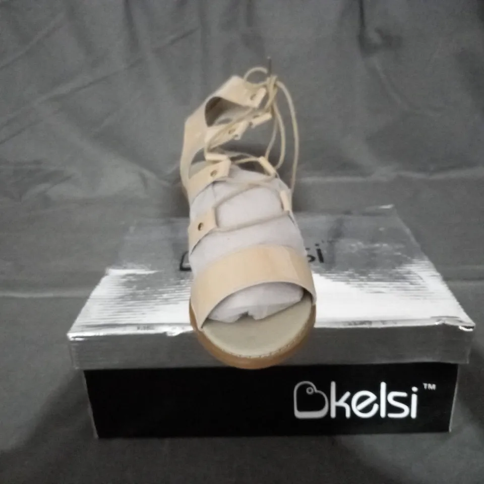 APPROXIMATELY 10 BOXED PAIRS OF KELSI BLOCK HEELED SANDALS IN BEIGE VARIOUS SIZES TO INCLUDE SIZE 7 
