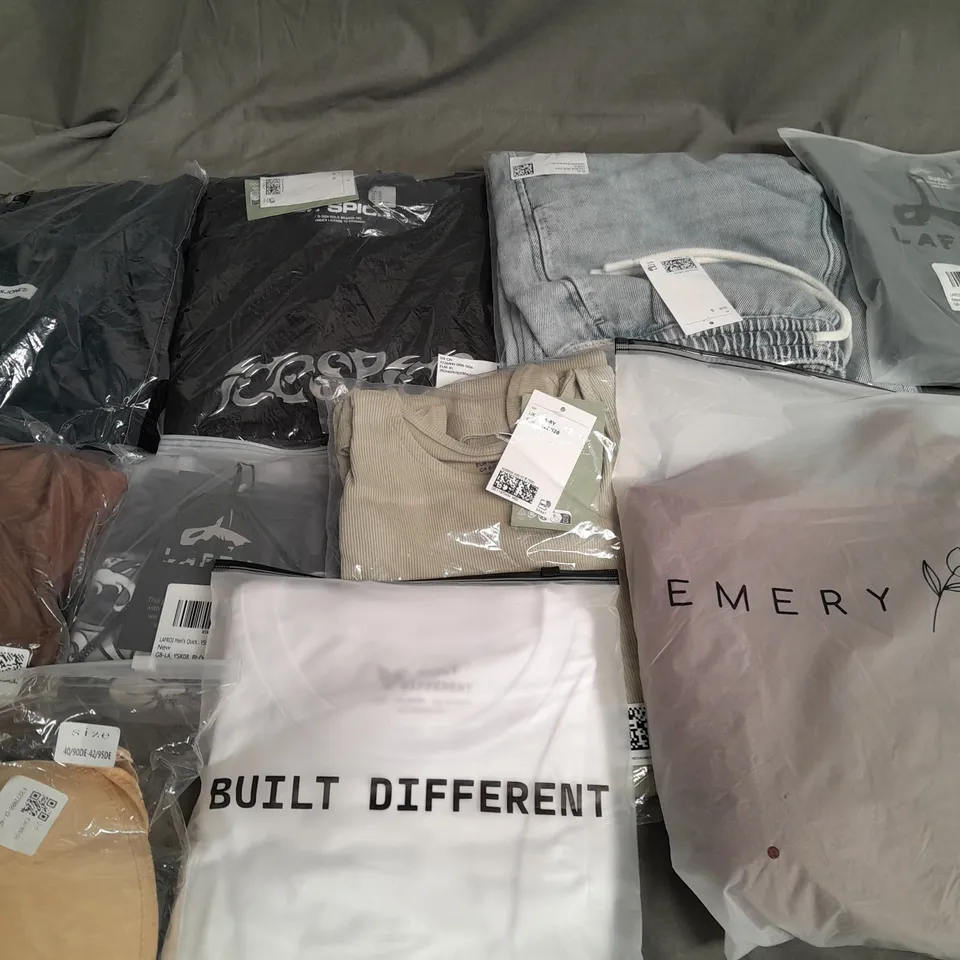 LARGE QUANTITY OF ASSORTED BAGGED CLOTHING ITEMS TO INCLUDE EMERY ROSE, JACK JONES AND ASOS