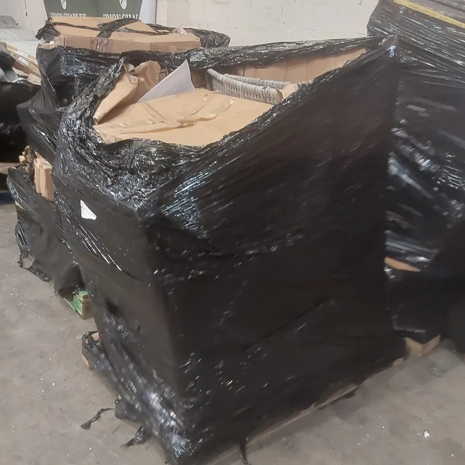 PALLET CONTAINING A VERY LARGE QUANTITY OF ASSORTED DESIGNER GARDEN FURNITURE PARTS