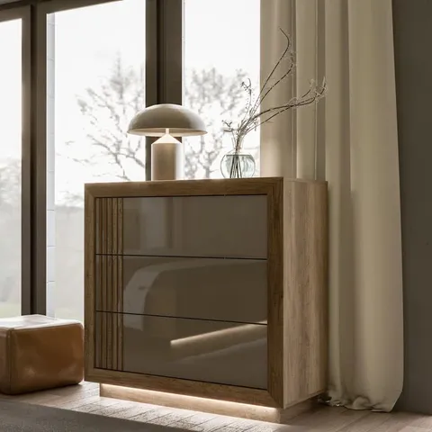 BOXED HOHANWALD 3 DRAWER RECTANGLE ACCENT CHEST (2 BOXES)