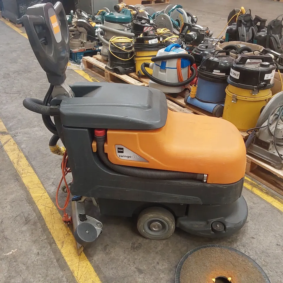 TASKI SWINGO 455 SCRUBBER DRYER