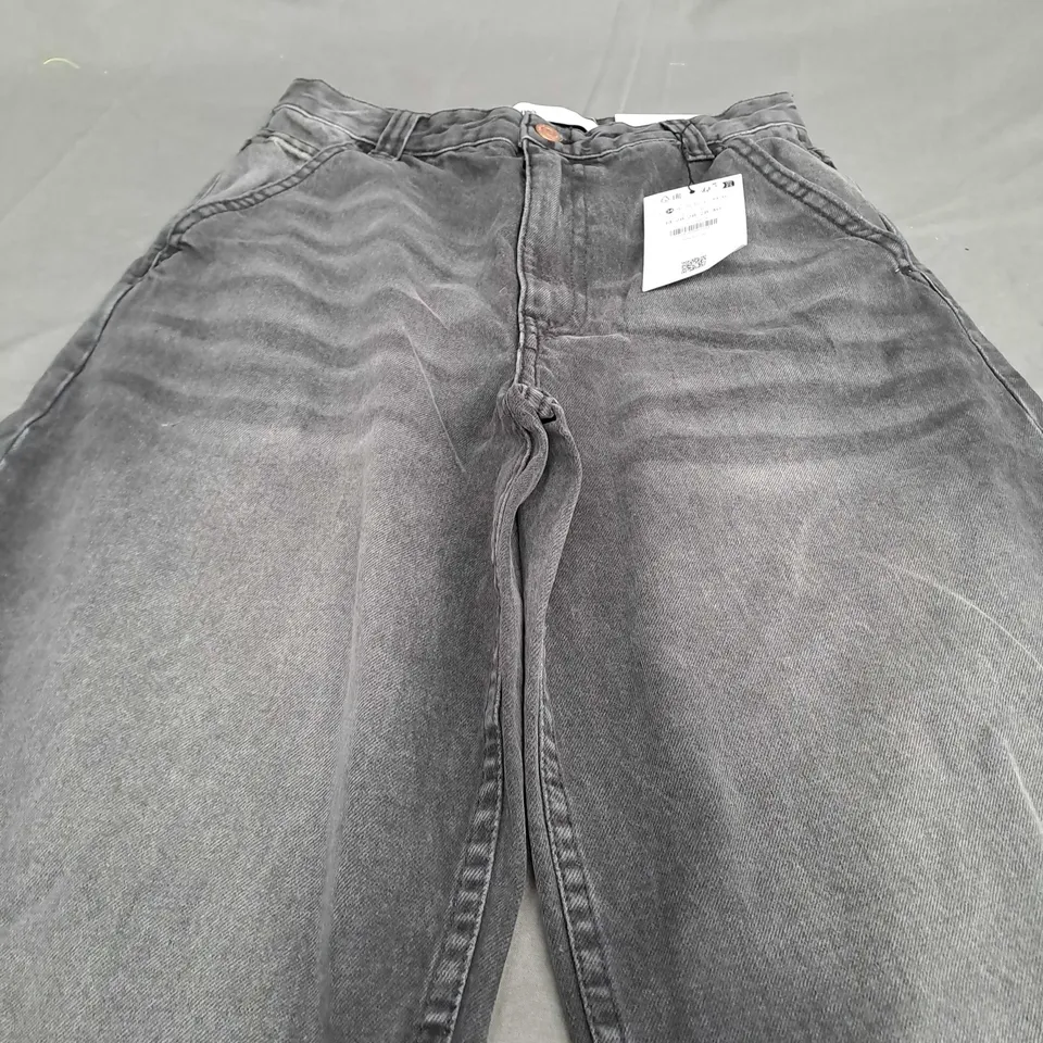 BERSHKA BLACK DENIM SKATER JEANS - EUR 34