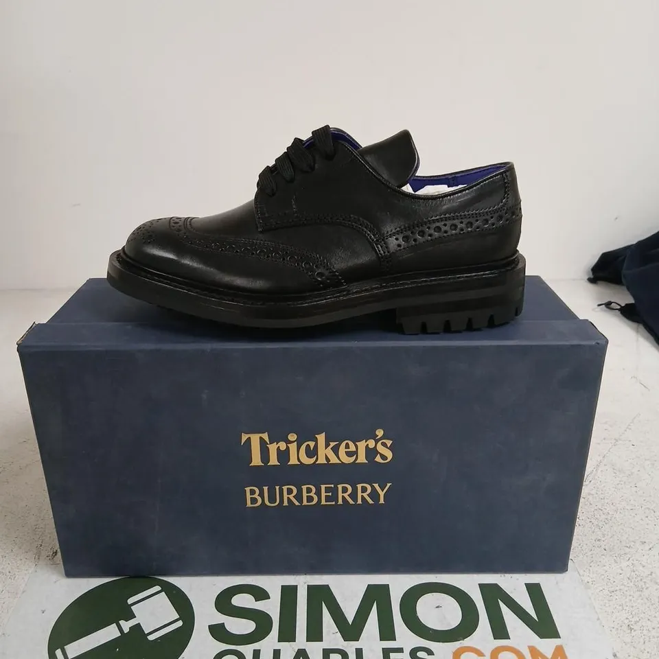 TRICKER'S BURBERRY DERBY SHOES - BLACK LEATHER, UK 5