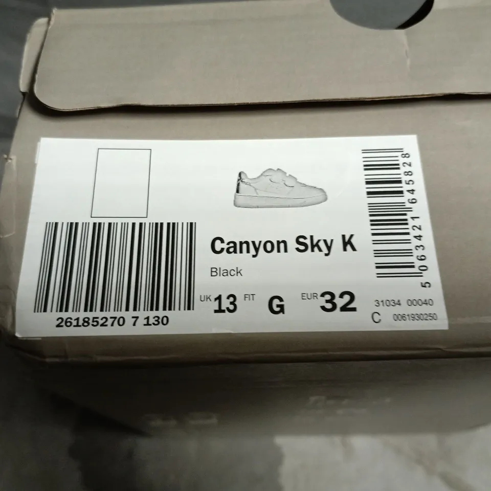CLARKS CANYON SKY K KIDS' BLACK VELCRO TRAINERS – UK 13