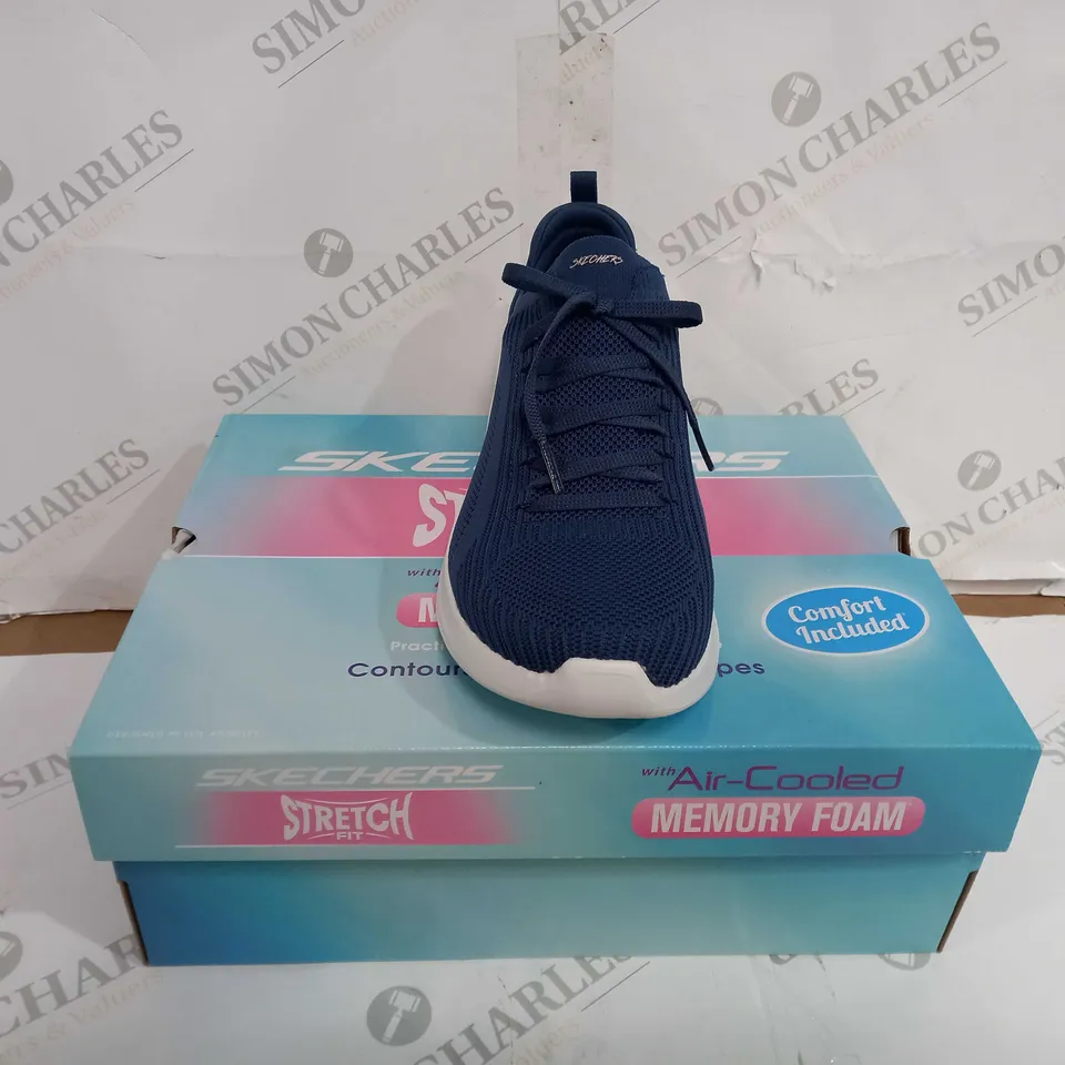BOXED PAIR OF SKECHERS STRETCH FIT ULTRA FLEX 3.0 SHOES NAVY UK SIZE 7
