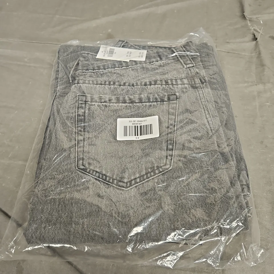 SEALED HOLLISTER LOW-RISE WASHED BLACK SUPER BAGGY JEANS - 0-R X 25 W 
