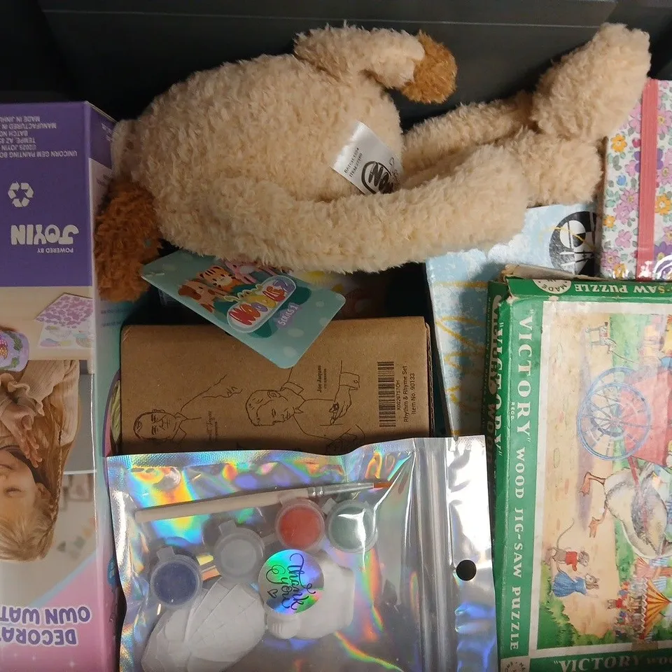 APPROXIMATELY 12 ASSORTED TOYS AND GAMES