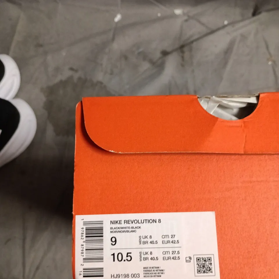 NIKE REVOLUTION 8 TRAINERS – BLACK/WHITE UK 8