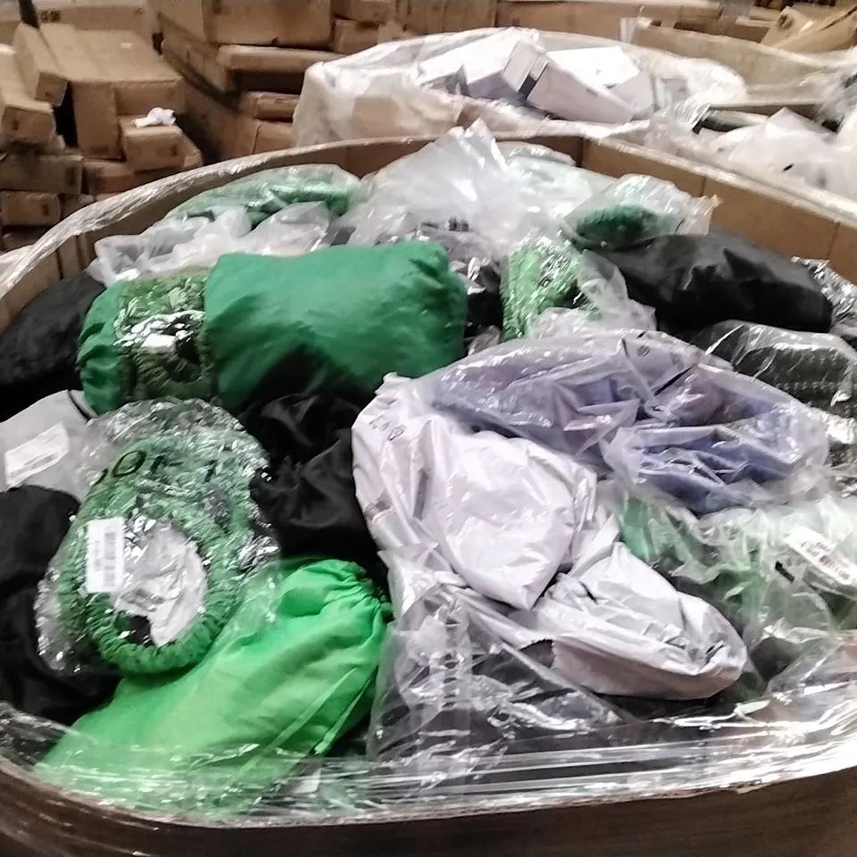 PALLET TO CONTAIN A LARGE QUANTITY OF HOSE PIPE PRODUCTS AND ACCESSORIES // BRANDS AND MODELS VARY