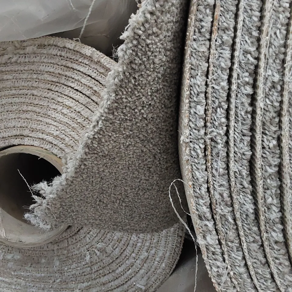 ROLL OF QUALITY PRIMO CHOICE ELITE QUARRY CARPET // SIZE: 6.2 X 4m