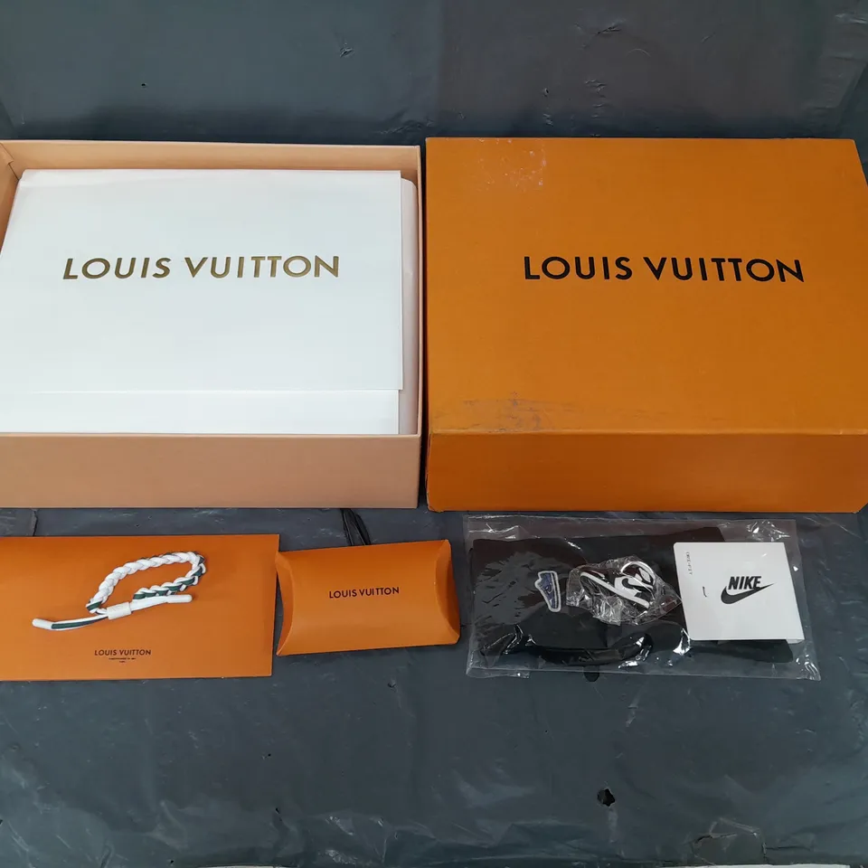 BOXED PAIR OF LOUIS VUITON TRAINER SNEAKERS BLACK/WHITE - 7/41 