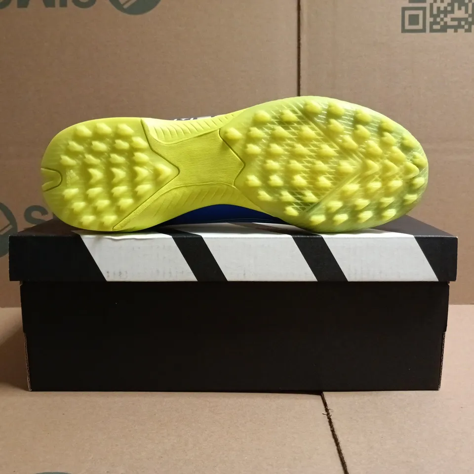 BOXED PAIR OF ADIDAS KID'S F50 MESSI LEAGUE TRAINERS IN BLUE/LIME SIZE UK 4