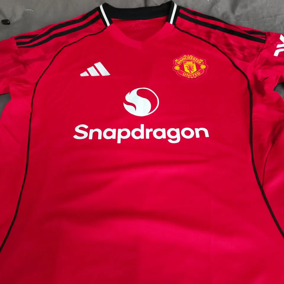 MANCHESTER UNITED FOOTBALL SHIRT – XL