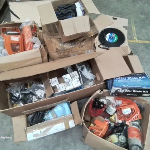 MIXED PALLET OF MACHINE PARTS GLOVES, FILTERS, CUTTING BLADES ETC.