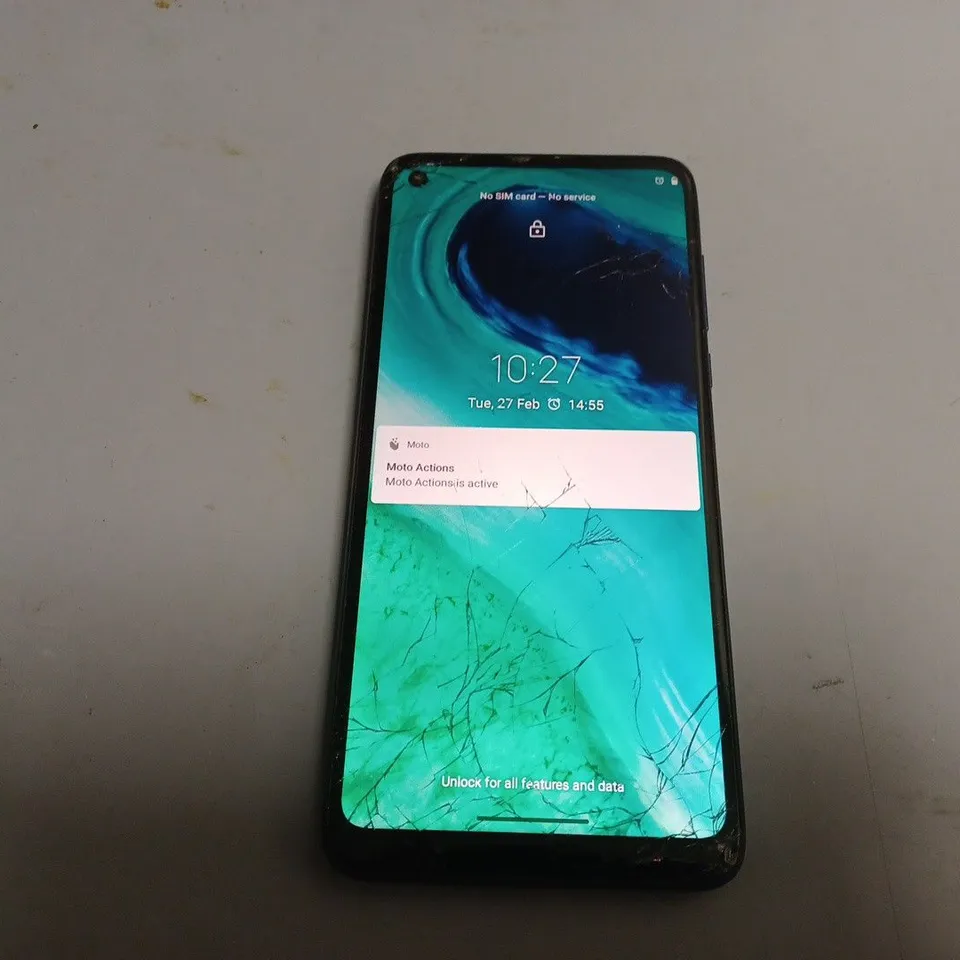 MOTOROLA MOTO G8