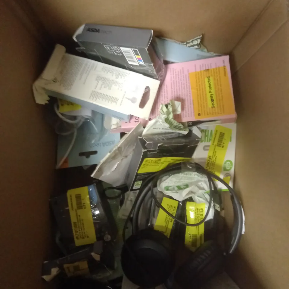 BOX OF APPROXIMATELY 20 ASSORTED ELECTRICAL PRODUCTS TO INCLUDE MIXX WIRELESS HEADPHONES, HDMI SELECTOR, CHARGING CABLES ETC 