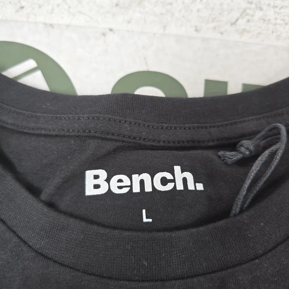 BENCH. BLACK T-SHIRT – UK L