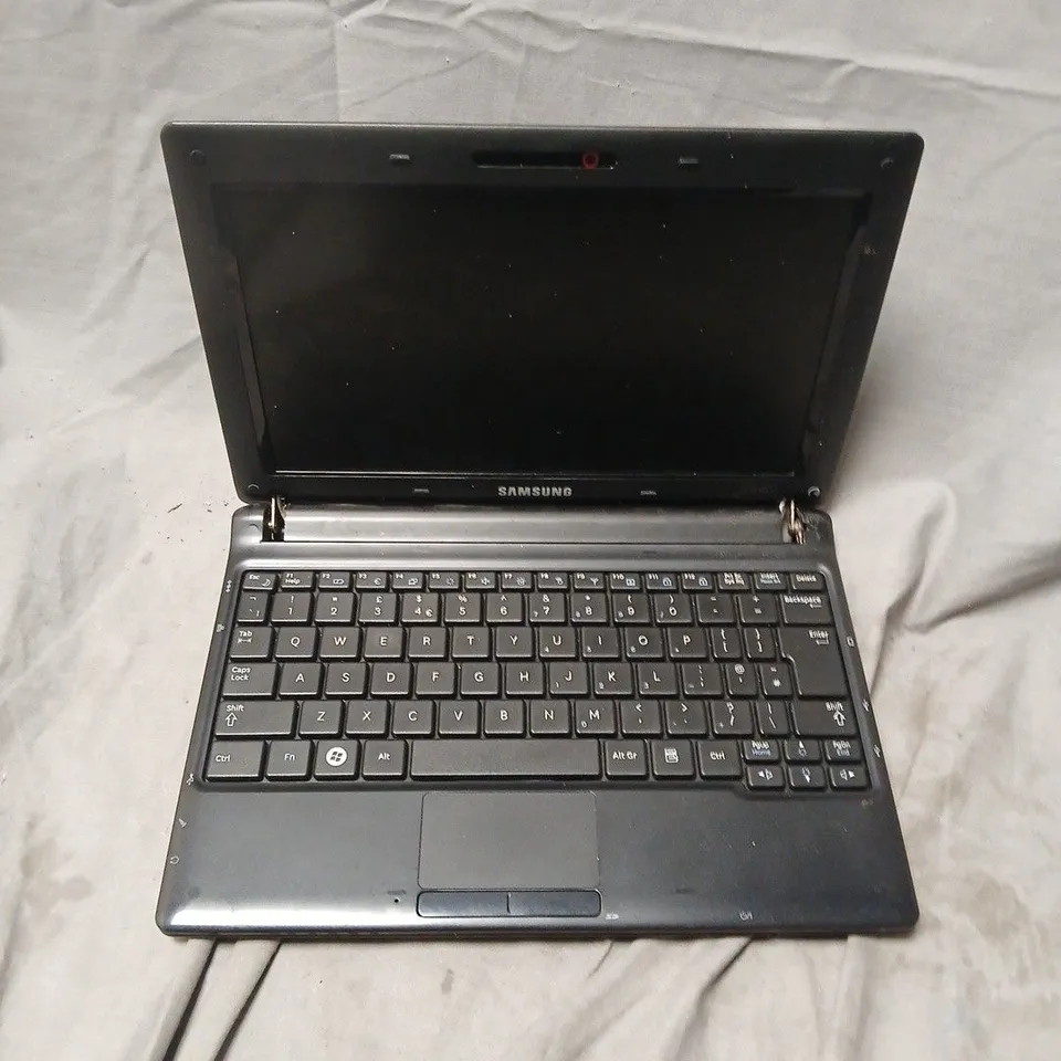 SAMSUNG NP-N145 LAPTOP