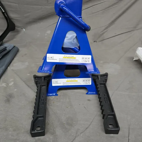 LOT OF 2 3 TON JACK STANDS – BLUE