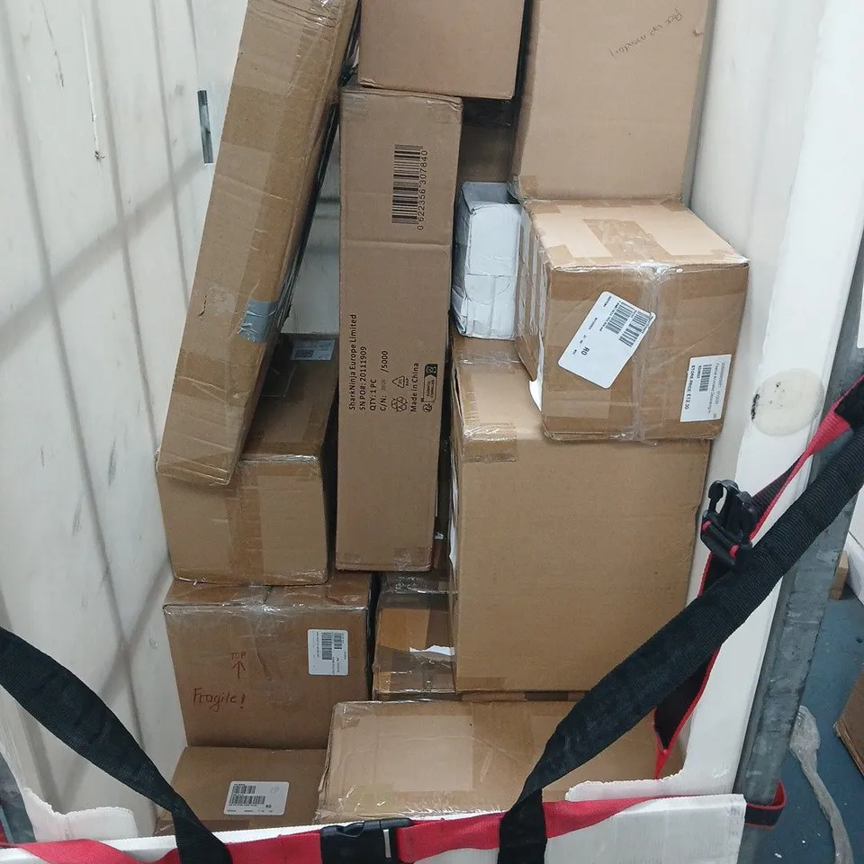 CAGE OF APPROXIMATELY 10 ASSORTED HOUSEHOLD ITEMS TO INCLUDE STORAGE BOXES, CURLER SET, ETC - COLLECTION ONLY