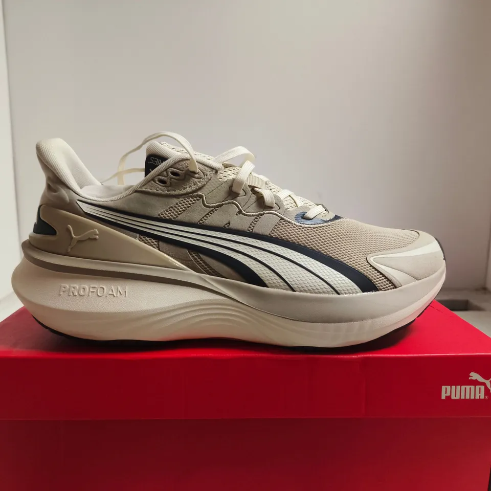BOXED PAIR OF PUMA PULSE PRO SNEAKERS – UK 9 
