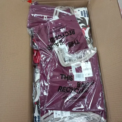 BOX OF APPROXIMATELY 15 ASSORTED CLOTHING ITEMS TO INCLUDE: PYJAMAS SET