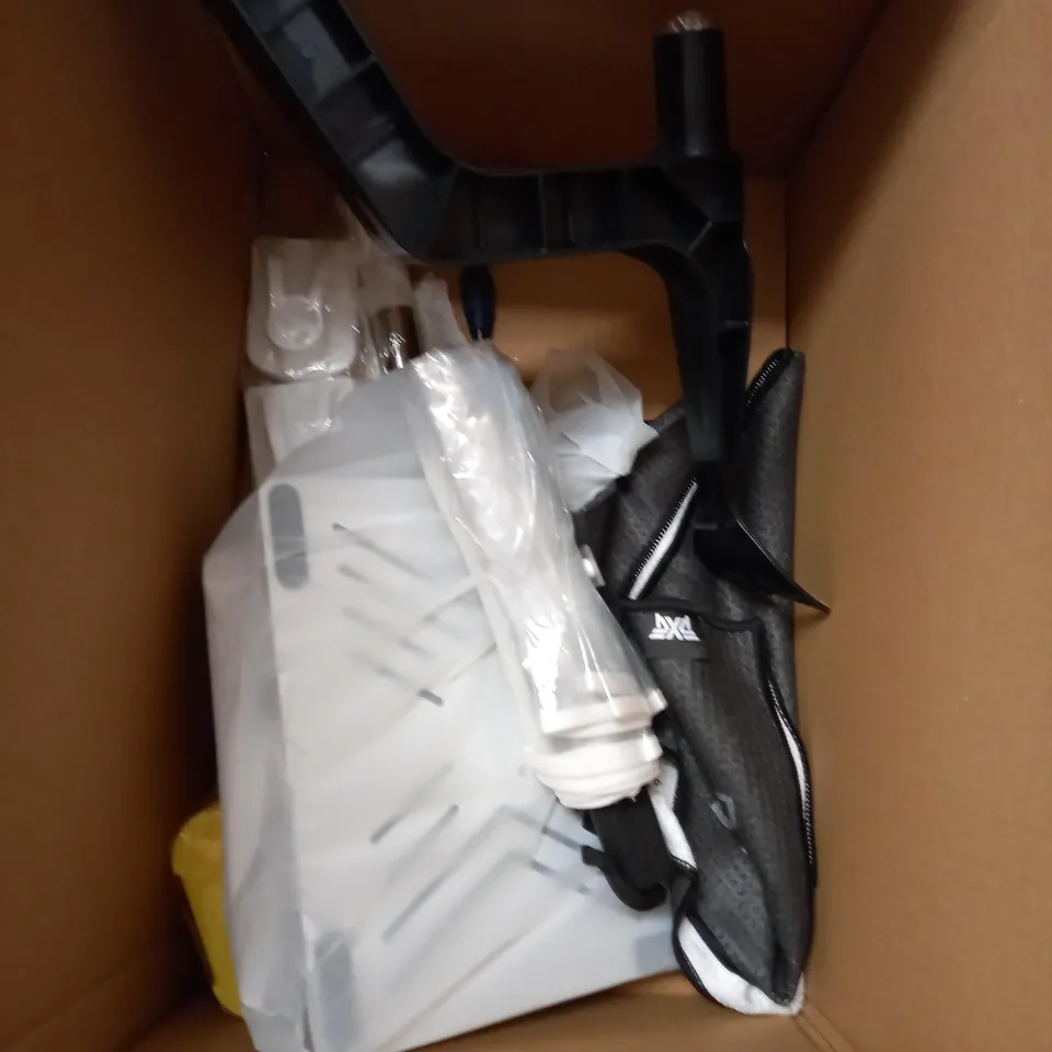 LOT OF APPROXIMATELY 10 HOUSEHOLD ITEMS TO INCLUDE FRINGE MOP, BLENDER SPARES, LAPTOP SLIPCASE ETC