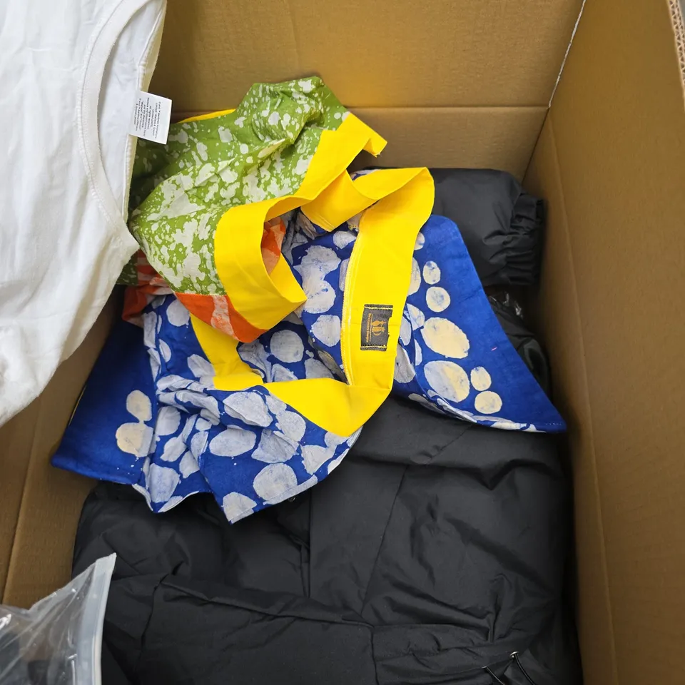 BOX OF APPROXIMATELY 25 ASSORTED CLOTHING ITEMS INCLUDING BLACK PADDED JACKET WITH SMALL GOLD EMBLEM, WHITE TOP, AND COLOURFUL FABRICS