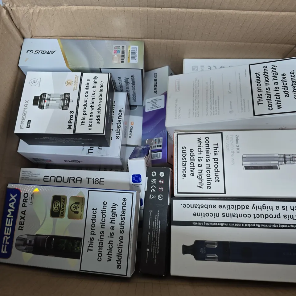 APPROXIMATELY 25 ASSORTED VAPE & E-CIGARETTE PRODUCTS TO INCLUDE BRANDS SUCH AS FREEMAX, INNOKIN, ASPIRE, ETC