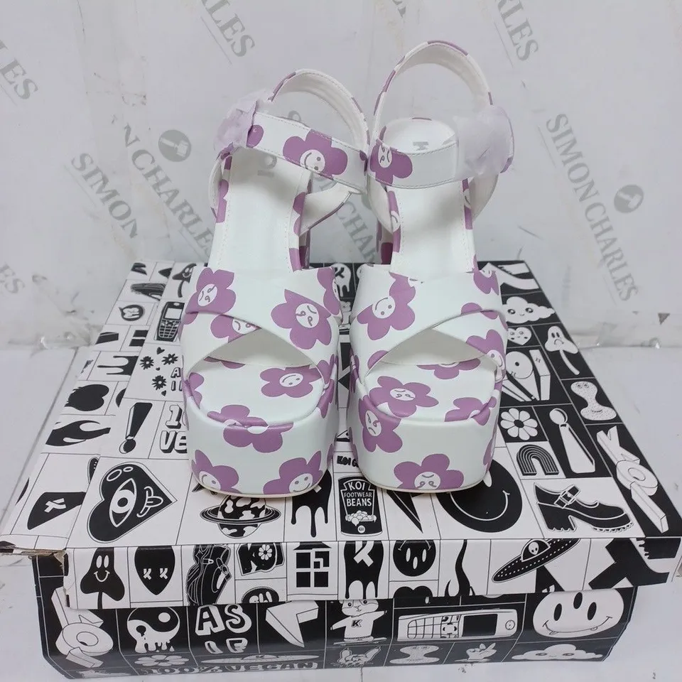 KOI FOOTWEAR LADIES WHITE WITH PURPLE FLOWERS CHUNKY HIGH HEELED SHOES SIZE 3 