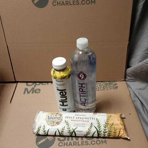 APPROXIMATELY 6 ASSORTED FOOD AND DRINK ITEMS TO INCLUDE HUEL, SPELT SPAGHETTI, IONISED WATER ETC