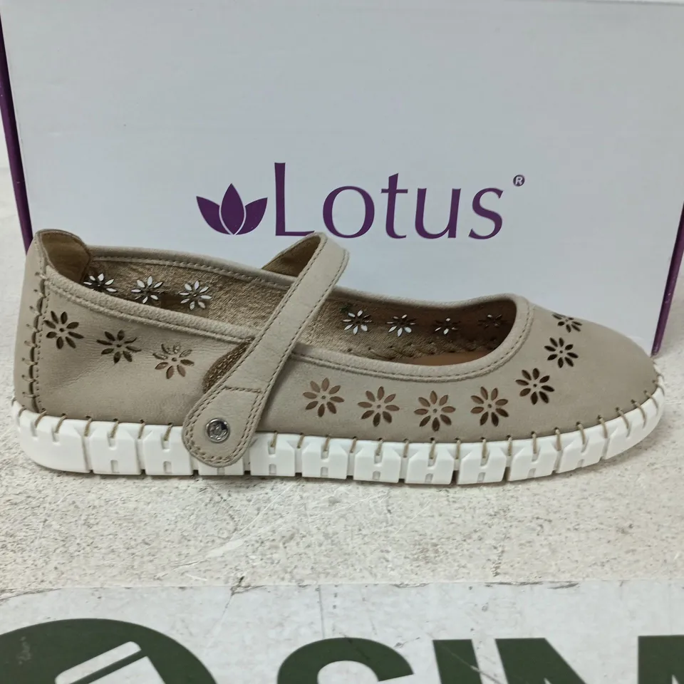 BOXED PAIR OF LOTUS AURELIA SHOES IN NATURAL - UK 6