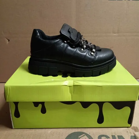 KOI KIDZ LIL RIMO CORE TRAINERS BLACK SIZE 12