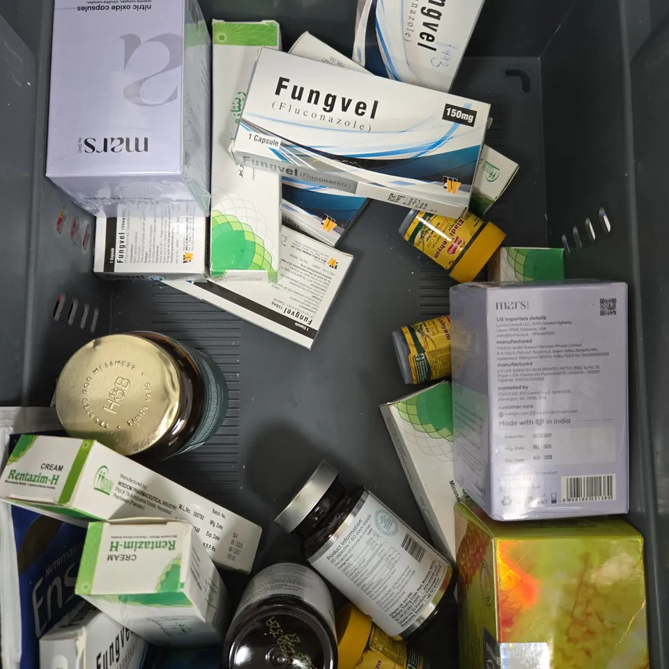 APPROXIMATELY 15 ASSORTED VITAMIN/HEALTH AID PRODUCTS TO INCLUDE ULTRA IRON, ANAVAR 50, CALM SUPPORT ETC 