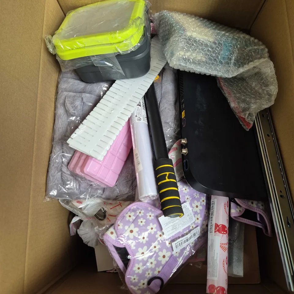 BOX OF APPROXIMATELY 15 ASSORTED ITEMS INCLUDING REFORMED STORAGE TANK, THE ORIGINAL LITTLE BOOK OF EARRINGS AND MATRIX SOLID TOP BAIT BOX