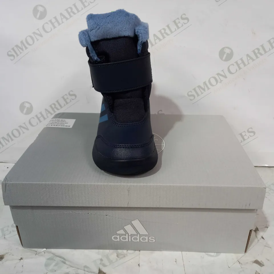 BOXED PAIR OF ADIDAS WINTERPLAY 1 CHILDREN'S SHOES IN NAVY/BLE/GREEN UK SIZE 7