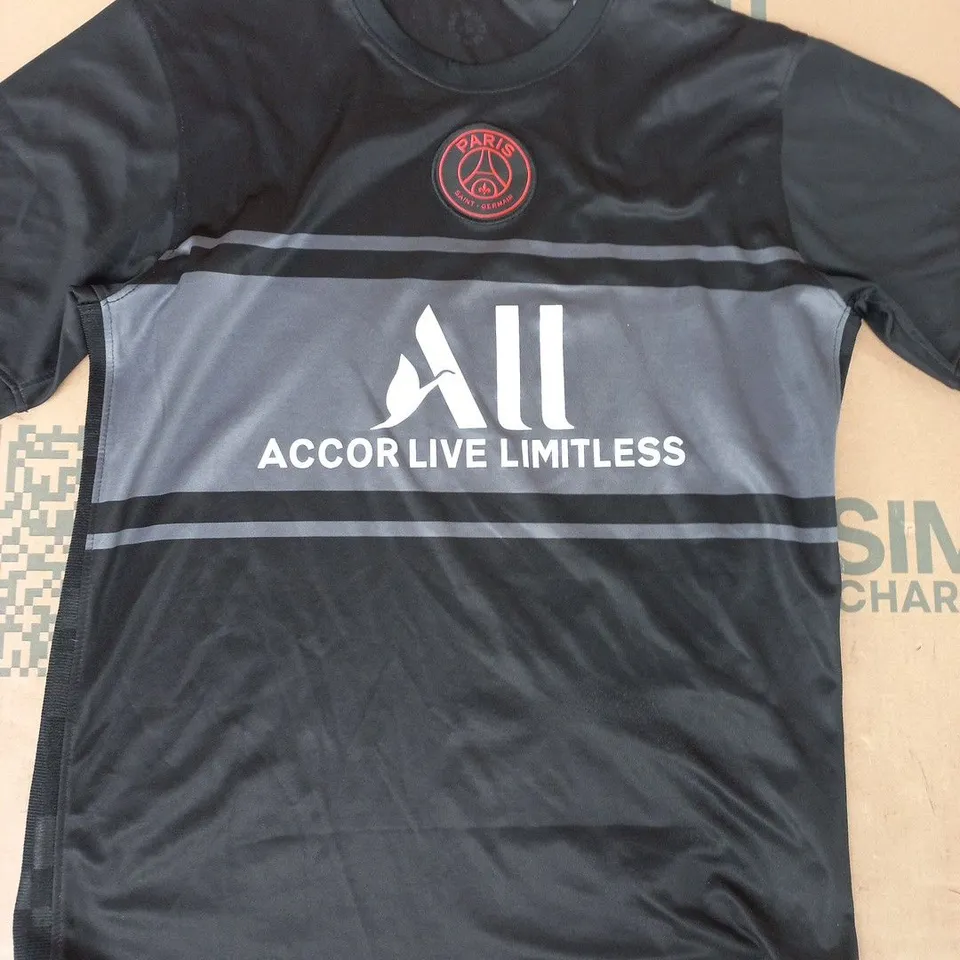 PARIS SAINT GERMAIN FOOTBALL JERSEY IN BLACK SIZE UNSPECIFIED