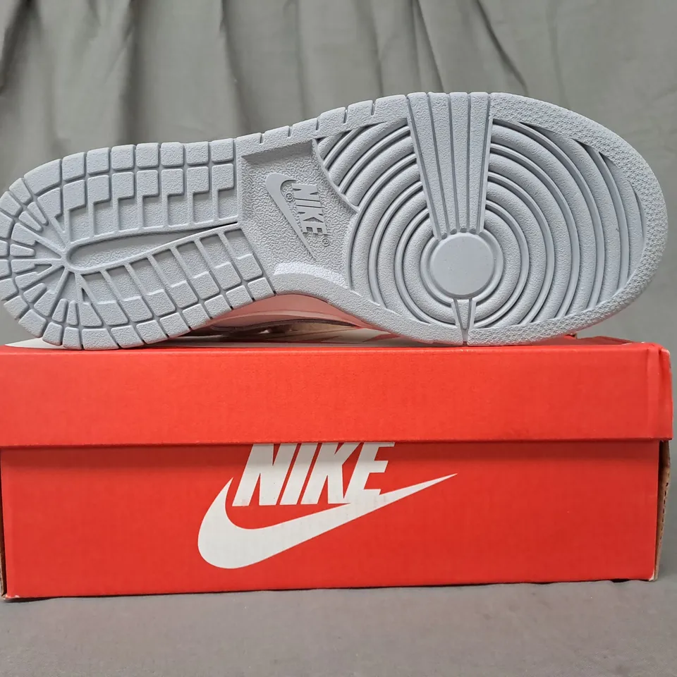 BOXED PAIR OF NIKE DUNK LOW RETRO SHOES IN BEIGE/WHITE UK SIZE 8