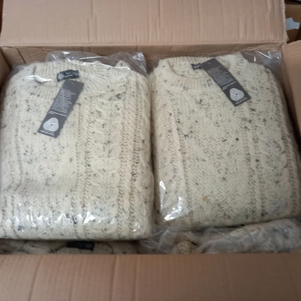 LOT OF APPROXIMATELY 10 AS NEW PURE NEW WOOL KNITTED CREW JUMPERS IN ECRU - ALL M