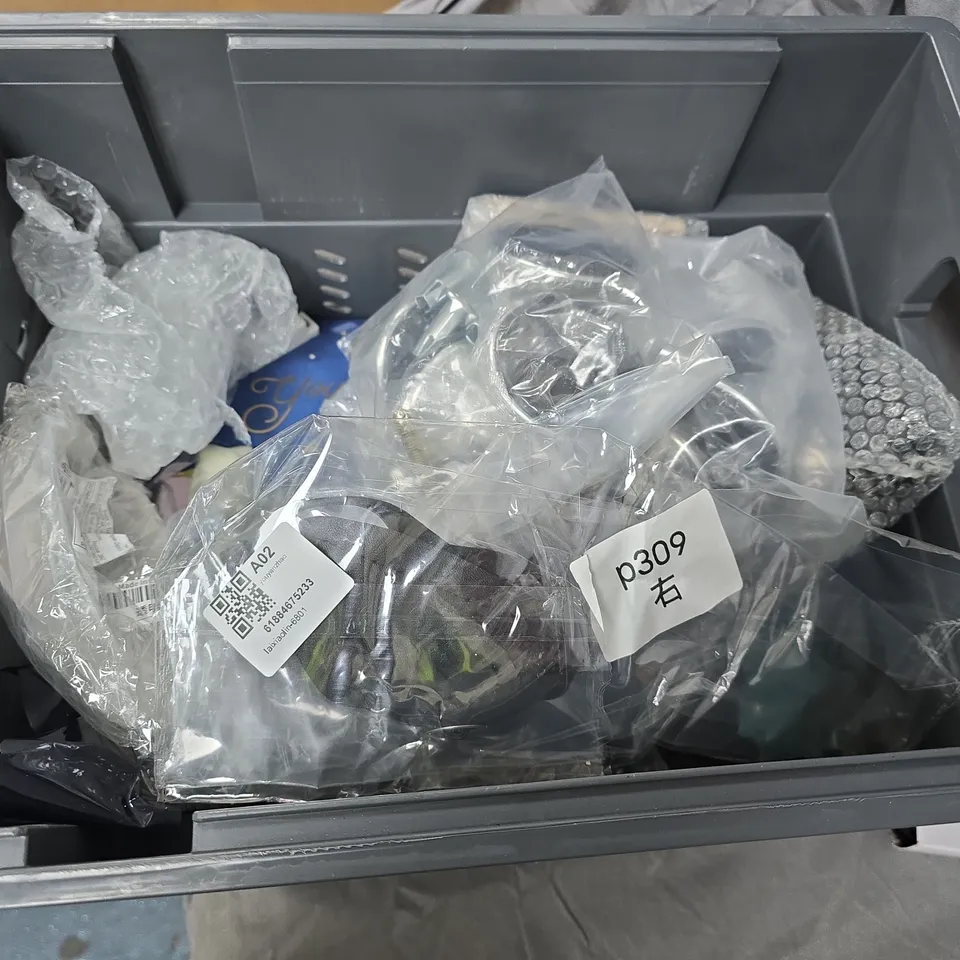 LOT OF ASSORTED HOUSEHOLD ITEMS TO INCLUDE CORSAIR FANS, SPRAY NOZZLES AND EPOXY ADHESIVE