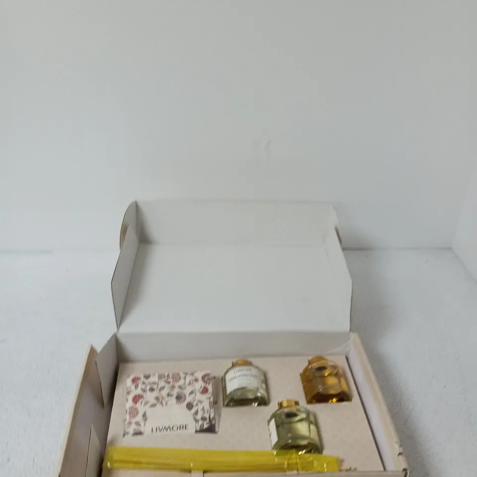 LIVMORE AURASCENTS REED DIFFUSER SET 