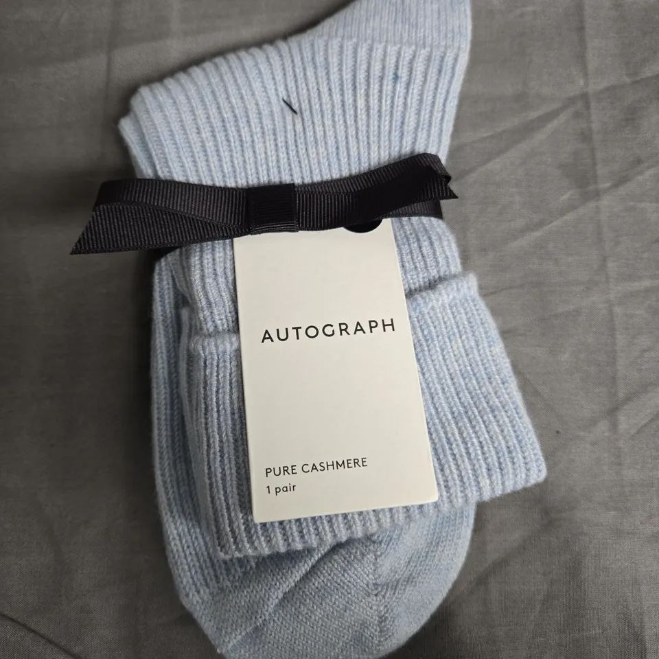 AUTOGRAPH PURE CASHMARE SOCKS 