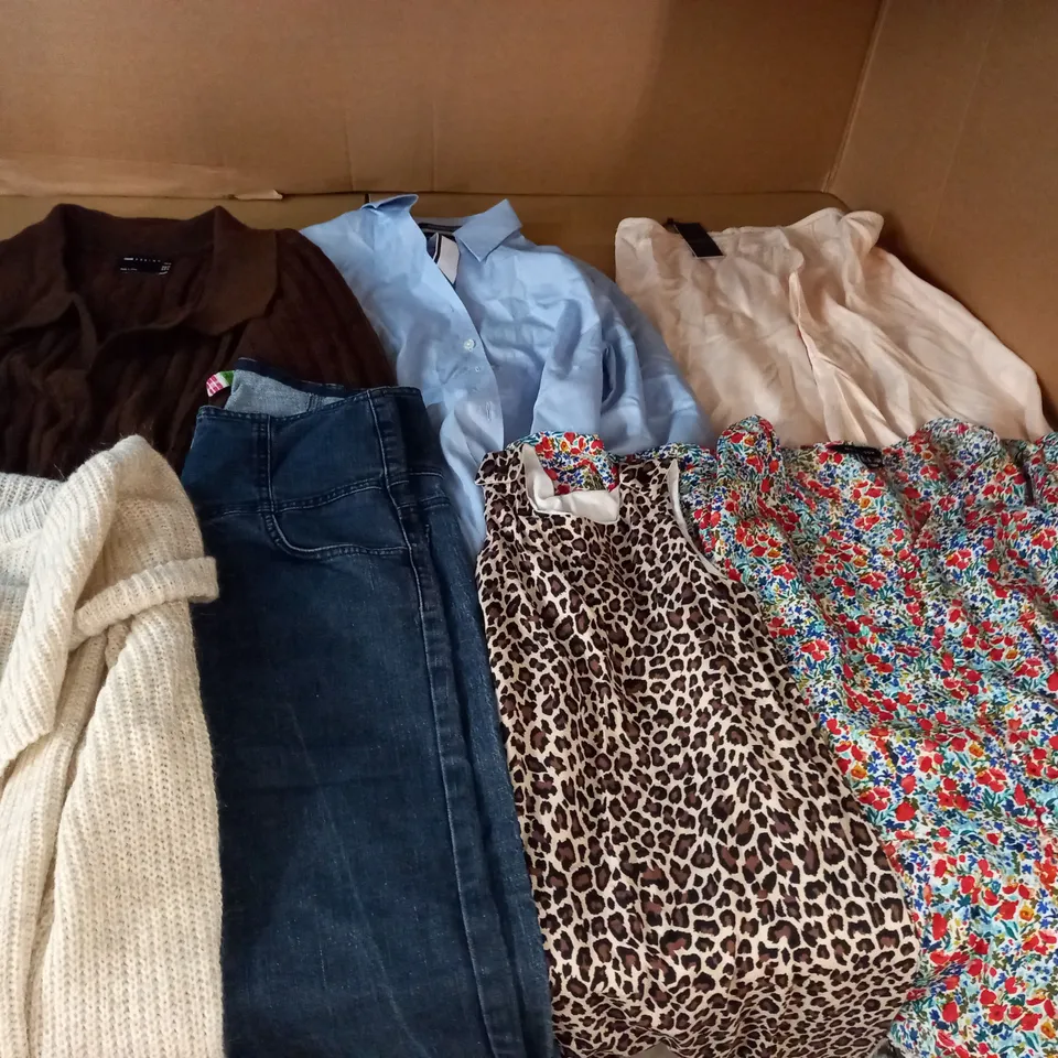 LARGE QUANTITY OF ASSORTED CLOTHING ITEM TO INCLUDE ASOS, NEW LOOK AND WAREHOUSE