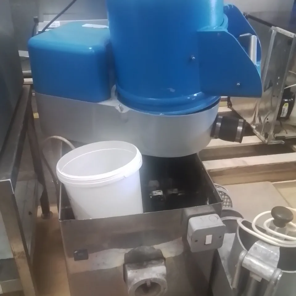 ASSORTMENT OF COMMERCIAL CATERING FOOD PROCESSING MACHINES AND PARTS