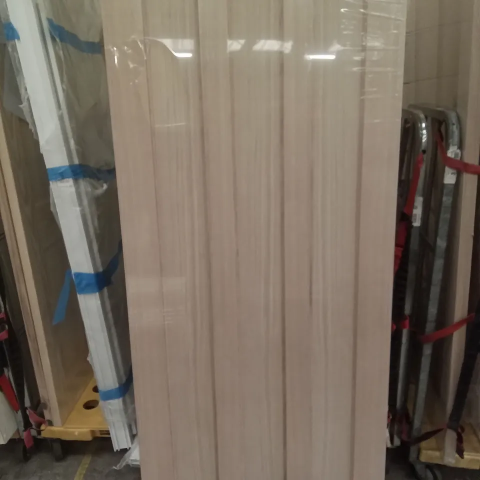 VERTICAL 3 PANEL OAK VENEER INTERNAL DOOR 1981×838MM