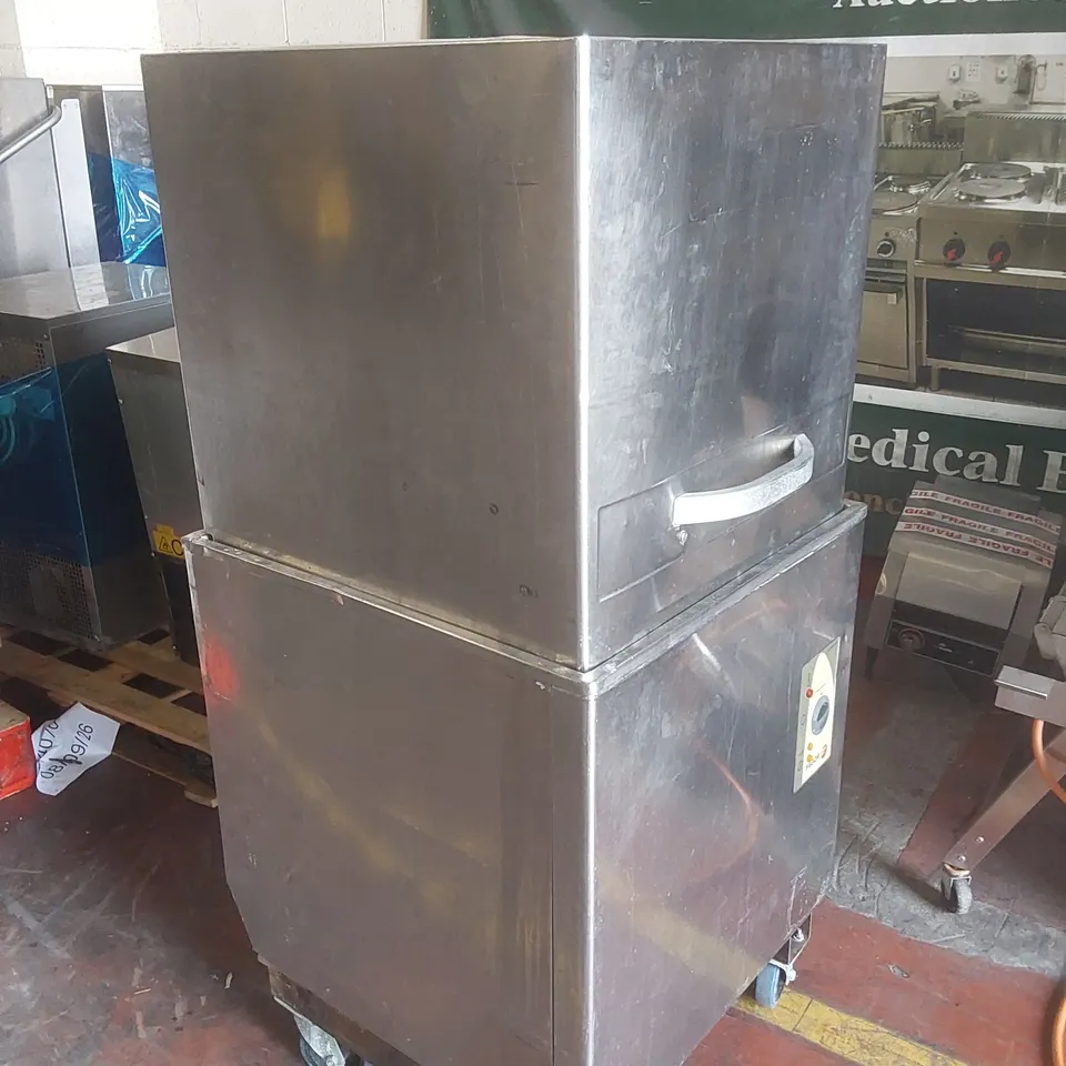 FAGOR FI-80B BT COMMERCIAL DISHWASHER