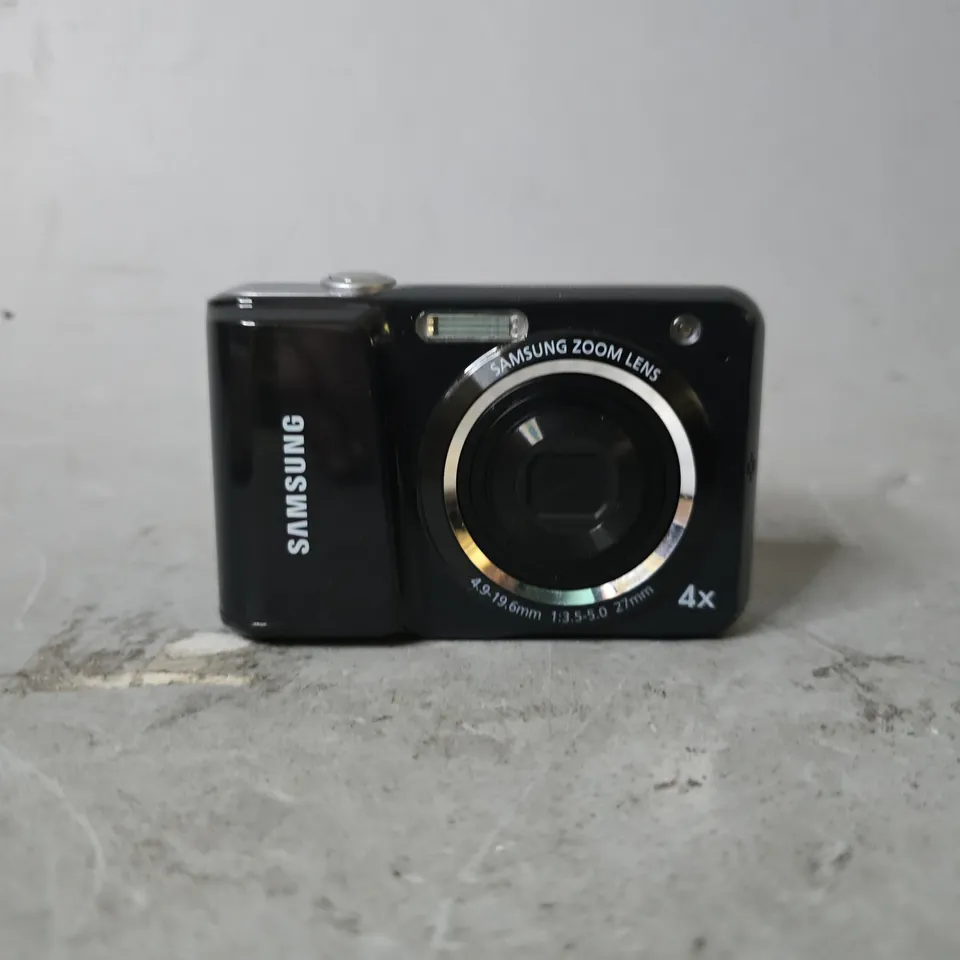 BOXED SAMSUNG ES25 DIGITAL CAMERA 