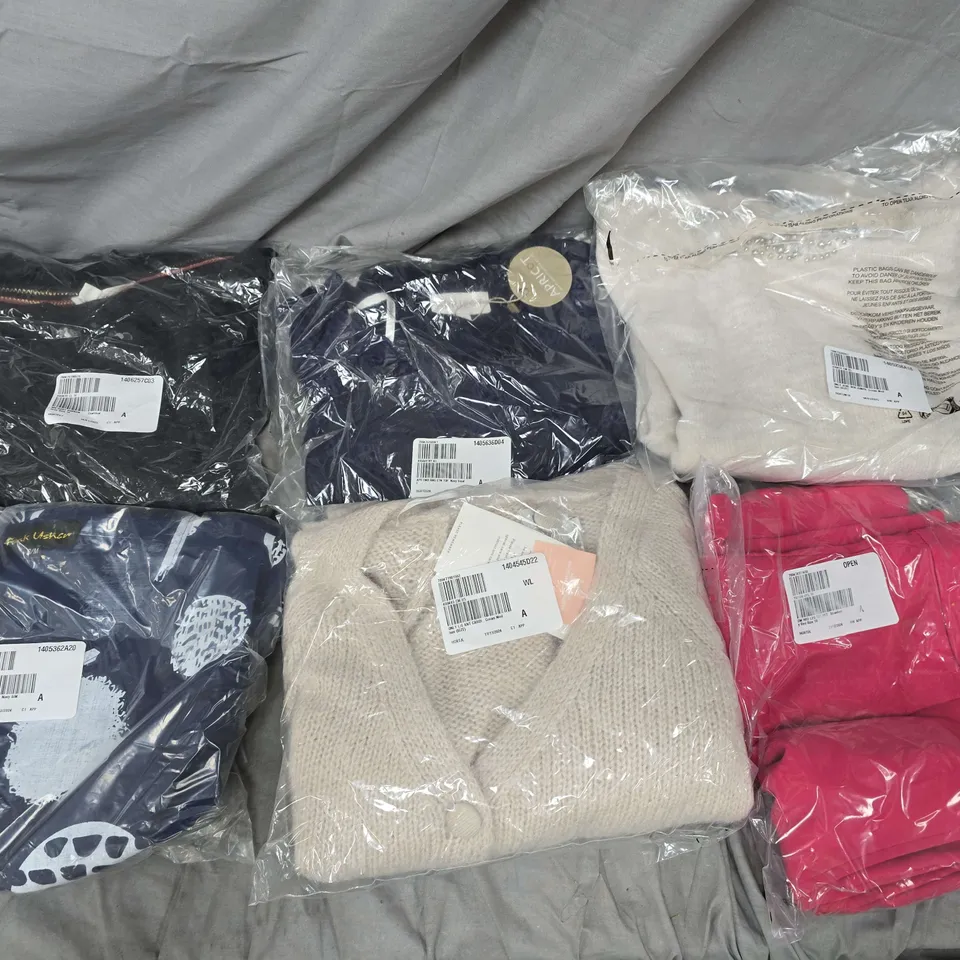 APPROXIMATELY 20 ASSORTED CLOTHING ITEMS IN VARIOUS SIZES, COLOURS & STYLES TO INCLUDE BRANDS SUCH AS FRANK USHER, APRICOT, ONLY, ETC